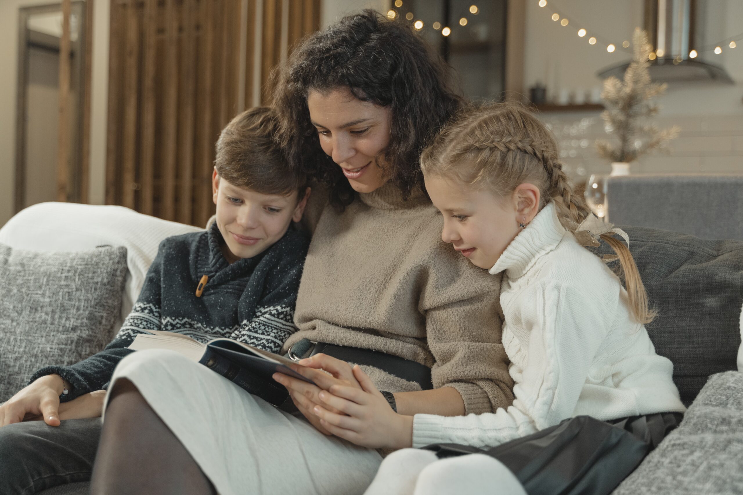 pexels-tima-miroshnichenko-5813824 family reading bible